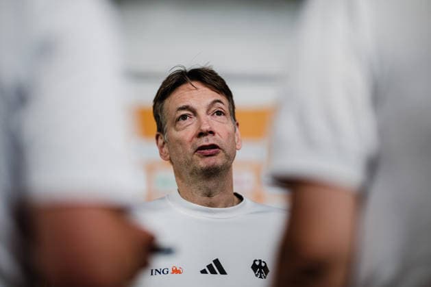 FIBA Women™s Basketball World Cup 2026: Deutschland Training Session, 08.09.2026 Olaf Lange (Trainer Deutschland) stellt sich den Fragen in der Mixed Zone; Basketball, FIBA Women™s Basketball World Cup 2026, Final Phase, Training: Deutschland am 08.09.2026 in der Uber Arena, Berlin Copyright: xBEAUTIFULxSPORTS Tonhäuserx