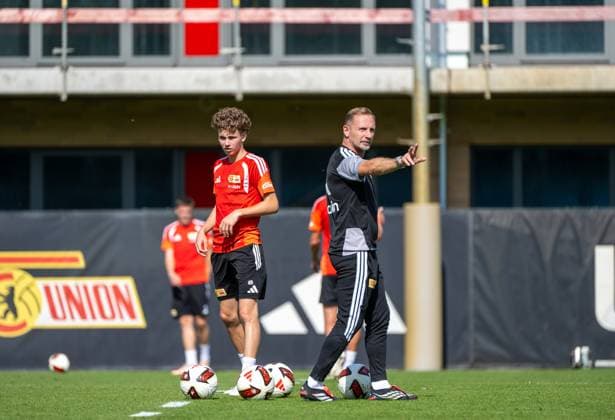 Fußball, Herren, Saison 2026 2027, 1. Bundesliga, 1. FC Union Berlin, Training auf Trainingsplatz II, v. l. Linus Güther (1. FC Union), Trainer Mauro Lustrinelli (1. FC Union Berlin), 08.09.2026, *** Soccer, Men s, 2026–2027 Season, Bundesliga 1, 1. FC Union Berlin, Training on Training Field II, from left: Linus Güther (1. FC Union), Coach Mauro Lustrinelli (1. FC Union Berlin), September 8, 2026, Copyright: xMatthiasxKochx
