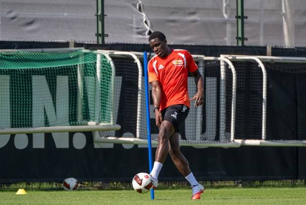 Fußball, Herren, Saison 2026 2027, 1. Bundesliga, 1. FC Union Berlin, Training auf Trainingsplatz II, Stanley Nsoki (1. FC Union Berlin), 08.09.2026, *** Soccer, Men s, 2026–2027 Season, Bundesliga 1, 1. FC Union Berlin, Practice at Training Field II, Stanley Nsoki (1. FC Union Berlin), September 8, 2026, Copyright: xMatthiasxKochx
