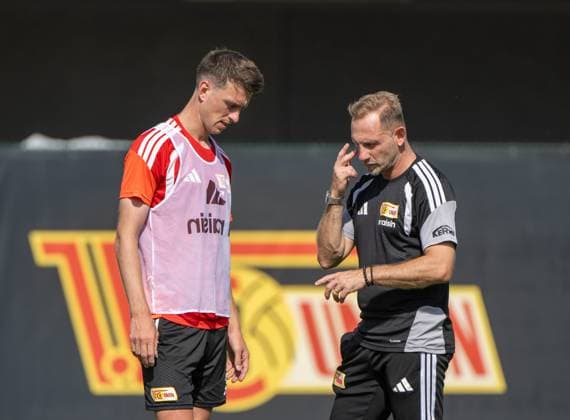 Fußball, Herren, Saison 2026 2027, 1. Bundesliga, 1. FC Union Berlin, Training auf Trainingsplatz II, v. l. Janik Haberer (1. FC Union Berlin), Trainer Mauro Lustrinelli (1. FC Union Berlin), 08.09.2026, *** Soccer, Men s, 2026–2027 Season, Bundesliga 1, 1. FC Union Berlin, Training on Training Field II, from left: Janik Haberer (1. FC Union Berlin), Coach Mauro Lustrinelli (1. FC Union Berlin), September 8, 2026, Copyright: xMatthiasxKochx