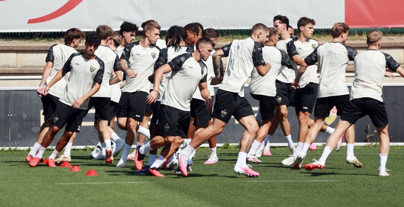08.09.26 VfB Stuttgart Training Deutschland, Stuttgart, 08.09.2026, Fussball, Bundesliga, Saison 2026 2027, VfB Stuttgart Training: Ermedin Demirovic. *** 08 09 26 VfB Stuttgart Training Germany, Stuttgart, 08 09 2026, Soccer, Bundesliga, 2026–2027 Season, VfB Stuttgart Training Ermedin Demirovic