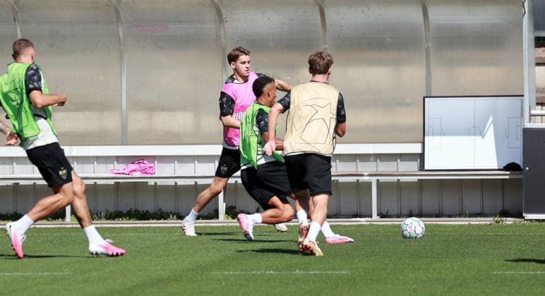 08.09.26 VfB Stuttgart Training Deutschland, Stuttgart, 08.09.2026, Fussball, Bundesliga, Saison 2026 2027, VfB Stuttgart Training: Ramon Hendriks. *** 08 09 26 VfB Stuttgart Practice Germany, Stuttgart, 08 09 2026, Soccer, Bundesliga, 2026–2027 Season, VfB Stuttgart Practice Ramon Hendriks