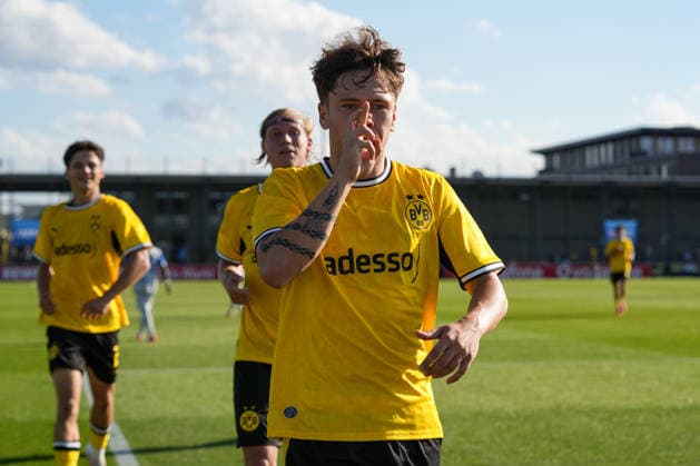 Dienstag, 08.09.2026 Saison 2026 2027 1. Spieltag UEFA Youth League im BVB Fußballpark Hohenbuschei, Dortmund, Germany. BV Borussia Dortmund U19 - FC Villarreal U19. Torjubel nach dem 2:1 durch Jan-Luca Riedl (BVB).
