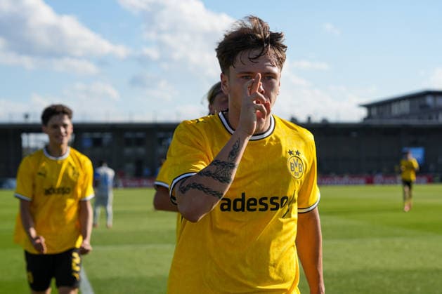 Dienstag, 08.09.2026 Saison 2026 2027 1. Spieltag UEFA Youth League im BVB Fußballpark Hohenbuschei, Dortmund, Germany. BV Borussia Dortmund U19 - FC Villarreal U19. Torjubel nach dem 2:1 durch Jan-Luca Riedl (BVB).