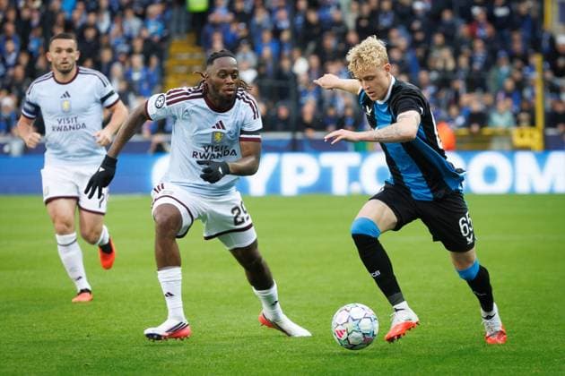 Aston Villa s Aaron Wan-Bissaka and Club s Joaquin Seys fight for the ball during a soccer game between Belgian soccer team Club Brugge KV and English Aston Villa FC, on Tuesday 8 September 2026 in Brugge, on the first game of the UEFA Champions League league phase. KURTxDESPLENTER  x185677824x