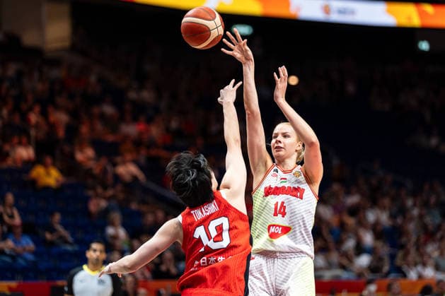 Dorka Juhasz (Ungarn, 14) beim Wurf, Ramu Tokashiki (Japan, 10), GER, Ungarn vs. Japan, Basketball, FIBA Women s World Cup 2026, Qualifikation fuers Viertelfinale, 08.09.2026 GER, Ungarn vs. Japan, Basketball, FIBA Women s World Cup 2026, Qualifikation fuers Viertelfinale, 08.09.2026 Berlin Copyright: xEibner-Pressefoto MaxxVincenx EP_MVN