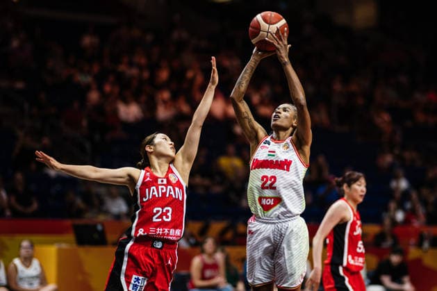 FIBA Women™s Basketball World Cup 2026: Ungarn vs. Japan, 08.09.2026 Mai Yamamoto (Japan, 23) gegen Yvonne Turner (Ungarn, 22) wirft; Basketball, FIBA Women™s Basketball World Cup 2026, Final Phase, Qualifikation fürs Viertelfinale: Ungarn vs. Japan am 08.09.2026 in der Uber Arena, Berlin Copyright: xBEAUTIFULxSPORTS Tonhäuserx