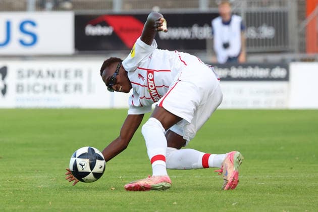 08.09.2026, xrekx, Fussball Regionalliga Suedwest, Eintracht Trier - SC Freiburg II v.l. Bismark Adomah (SC Freiburg II) Trier