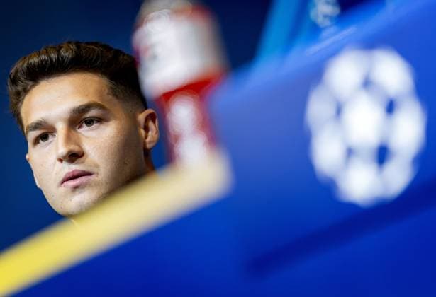 BARCELONA - Mika Marmol of Feyenoord during a press conference, PK, Pressekonferenz at Camp Nou ahead of the UEFA Champions League match between FC Barcelona, Barca and Feyenoord. KOEN VAN WEEL ANP xVIxANPxSportx xxANPxIVx 567661470 originalFilename: 567661470.jpg