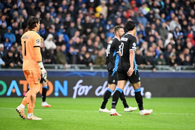 260908 Club Brugge vs Aston Villa Yann Sommer (1) of Club Brugge and Freddie Potts (8) of Club Brugge look dejected after Aston Villa scored the 2-1 goal during the Uefa Champions League matchday 1 game in the League phase in season 2026 - 2027 between Club Brugge KV and Aston Villa on September 8 , 2026 in Brugge, Belgium. (Photo by Maarten Straetemans Isosport) Brugge Belgium  Copyright: xMaartenxStraetemansx MS1_4795