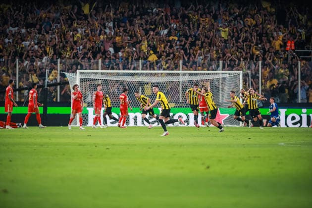 SOCCER - UEFA CL, AEK vs LASK ATHENS,GREECE,08.SEP.26 - SOCCER - UEFA Champions League, AEK Athens vs Linzer ASK. Image shows the rejoicing of the team AEK.  GEPAxpictures xManuelxBinder