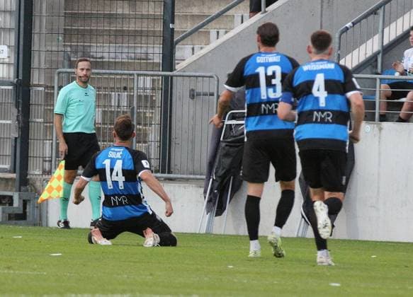 08.09.2026 xmgoodx Frankfurt am Main, PSD Bank Arena Regionalliga Südwest Saison 2026 2027 FSV Frankfurt - KSV Hessen Kassel Torjubel nach dem Tor zum 1:0 durch Amar Suljic (14, FSV Frankfurt),