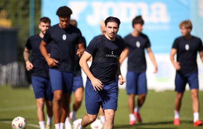 Fussball, Herren, Regionalliga Bayern, Saison 2026 2027, TSV 1860 München, Training Grünwalder Strasse 114, Trainingsgelände Cristian Leone (TSV 1860 München) beim Laufen