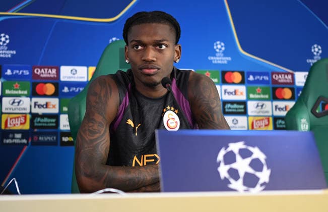 Ahead of Sporting CP - Galatasaray UEFA Champions League LISBON, PORTUGAL - SEPTEMBER 8: Galatasaray head coach Okan Buruk (not seen) and player Rafael Leao answer questions during a press conference, PK, Pressekonferenz at Jose Alvalade Stadium ahead of the UEFA Champions League opening-week match between Sporting and Galatasaray in Lisbon, Portugal, on September 8, 2026. Burak Akbulut Anadolu Lisbon Portugal. Editorial use only. Please get in touch for any other usage.  Copyright: x2026xAnadoluxBurakxAkbulutx