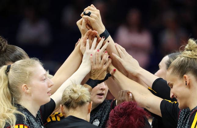DBB Team beim Mannschaftskreis vor Spielbeginn beim Einschwören Basketball FIBA World Cup Weltmeisterschaft Frauen WM Saison 2026 2027 08.09.2026 DBB Deutschland GER vs Südkorea KOR