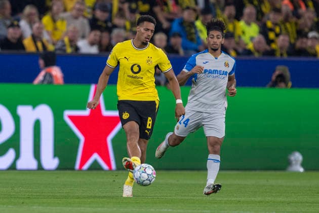 08.09.2026: Champions League: Borussia Dortmund - FC Villareal m Signal-Iduna-Park. Felix Nmecha (Borussia Dortmund) (l) und Saliba Nathan (FC Villareal) kämpfen um den Ball. WICHTIGER HINWEIS: Gemäß den Vorgaben der DFL und der UEFA ist es untersagt, in dem Stadion und oder vom Spiel angefertigte Fotoaufnahmen in Form von Sequenzbildern und oder videoähnlichen Fotostrecken zu verwerten bzw. verwerten zu lassen. Copyright: xDavidxInderliedx