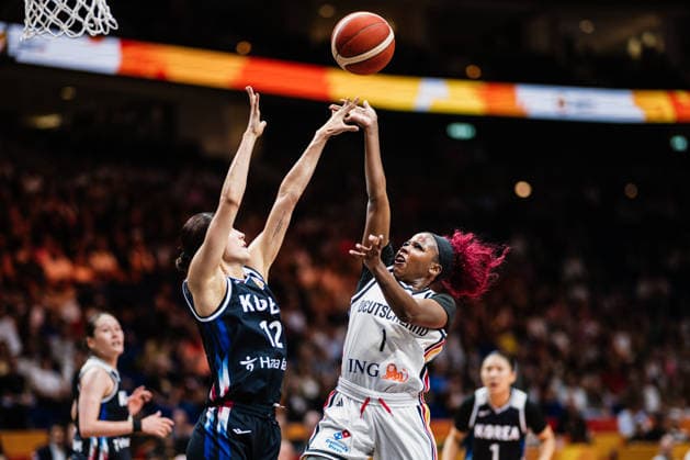 FIBA Women™s Basketball World Cup 2026: Deutschland vs. Südkorea, 08.09.2026 Alexis Peterson (Deutschland, 1) wirft, Haeran Lee (Korea, 12); Basketball, FIBA Women™s Basketball World Cup 2026, Final Phase, Qualifikation fürs Viertelfinale: Deutschland vs. Südkorea am 08.09.2026 in der Uber Arena, Berlin Copyright: xBEAUTIFULxSPORTS Tonhäuserx