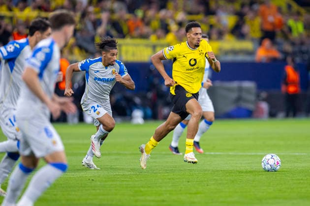 08.09.2026, Fussball, 1. Spieltag der UEFA Champions League, Borussia Dortmund - FC Villareal. v. l. Nathan Saliba (FC Villareal), Felix Nmecha (Borussia Dortmund). Dortmund Signal Iduna Park NRW Deutschland xRHR-FOTO DEx Copyright: DennisxEwert RHR-FOTOx RHR-FOTO DE