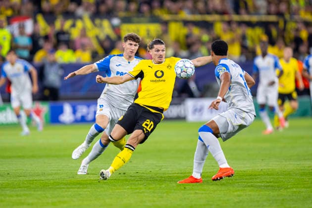 08.09.2026, Fussball, 1. Spieltag der UEFA Champions League, Borussia Dortmund - FC Villareal. v. l. Pau Navarro (FC Villareal), Marcel Sabitzer (Borussia Dortmund), Santiago Mourino (FC Villareal). Dortmund Signal Iduna Park NRW Deutschland xRHR-FOTO DEx Copyright: DennisxEwert RHR-FOTOx RHR-FOTO DE