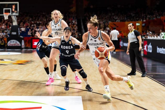 Leonie Fiebich (Deutschland, 13) im Dribbling gegen Sohee Lee (Korea, 09), GER, Deutschland vs. Korea, Basketball, FIBA Women s World Cup 2026, Qualifikation fuers Viertelfinale, 08.09.2026 GER, Deutschland vs. Korea, Basketball, FIBA Women s World Cup 2026, Qualifikation fuers Viertelfinale, 08.09.2026 Berlin Copyright: xEibner-Pressefoto MaxxVincenx EP_MVN