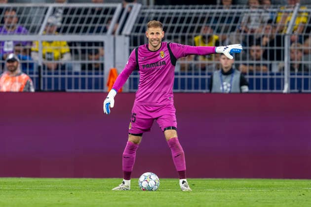 08.09.2026: Champions League: Borussia Dortmund - FC Villareal m Signal-Iduna-Park. Gulacsi Peter (FC Villareal) reagiert. WICHTIGER HINWEIS: Gemäß den Vorgaben der DFL und der UEFA ist es untersagt, in dem Stadion und oder vom Spiel angefertigte Fotoaufnahmen in Form von Sequenzbildern und oder videoähnlichen Fotostrecken zu verwerten bzw. verwerten zu lassen. Copyright: xDavidxInderliedx