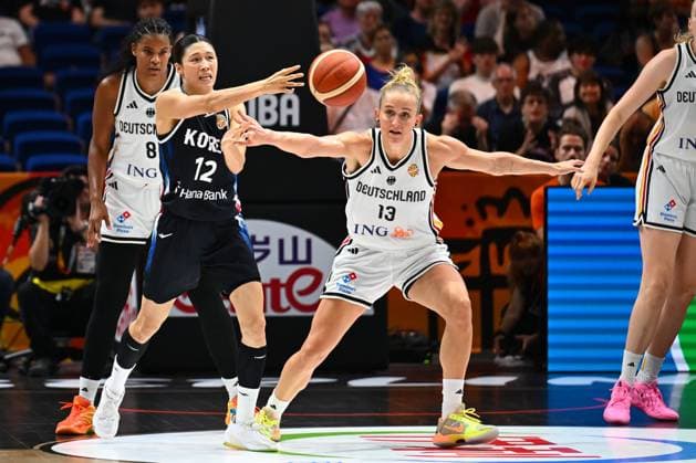 Germany v Korea - FIBA Women s Basketball World Cup 2026 Qualification to Quarter-Final BERLIN, GERMANY - SEPTEMBER 08 : Lee Haeran forward of Korea, Fiebich Leonie shooting guard of Germany during the FIBA Women s Basketball World Cup qualification to quarter-finals match between Germany and Korea in Berlin on September 8, 2026 in Berlin, Germany, 08 09 2026 Berlin Germany  Copyright: xVincentxKalutx