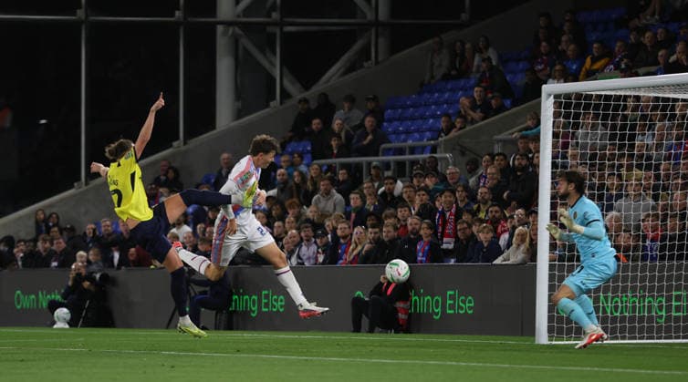 Carabao Cup - Crystal Palace v Middlesbrough LONDON, ENGLAND, SEPTEMBER 8: GOAL 1-0, Jorgen Strand Larsen of Crystal Palace scores a goal to put Crystal Palace 1-0 ahead during The Carabao Cup Third Round match between Crystal Palace v Middlesbrough at Selhurst Park Stadium, London, England, on September 8. (Photo by Daniel Weir) London Selhurst Park Stadium England Copyright: xDanielxWeir SportsxPressxPhotox Sportspressphoto_SPR226245