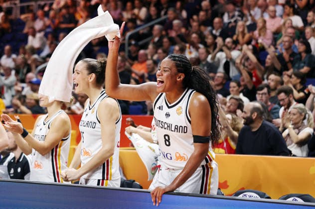 Clara Bielefeld, Nyara Sabally jubelt Freude Emotion Jubel Basketball FIBA World Cup Weltmeisterschaft Frauen WM Saison 2026 2027 08.09.2026 DBB Deutschland GER vs Südkorea KOR