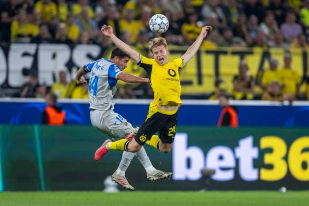 08.09.2026: Champions League: Borussia Dortmund - FC Villareal m Signal-Iduna-Park. Saliba Nathan (FC Villareal) (l) und Daniel Svensson (Borussia Dortmund) kämpfen um den Ball. WICHTIGER HINWEIS: Gemäß den Vorgaben der DFL und der UEFA ist es untersagt, in dem Stadion und oder vom Spiel angefertigte Fotoaufnahmen in Form von Sequenzbildern und oder videoähnlichen Fotostrecken zu verwerten bzw. verwerten zu lassen. Copyright: xDavidxInderliedx