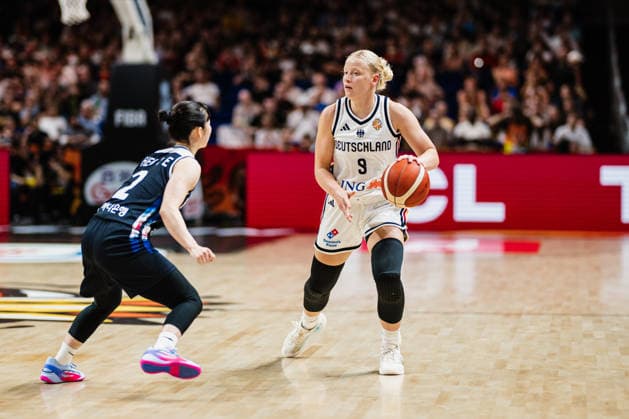 FIBA Women™s Basketball World Cup 2026: Deutschland vs. Südkorea, 08.09.2026 Yeeun Heo (Korea, 2) gegen Emma Eichmeyer (Deutschland, 9); Basketball, FIBA Women™s Basketball World Cup 2026, Final Phase, Qualifikation fürs Viertelfinale: Deutschland vs. Südkorea am 08.09.2026 in der Uber Arena, Berlin Copyright: xBEAUTIFULxSPORTS Tonhäuserx