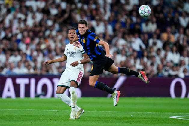 ESP: Real Madrid - Inter Milan. UEFA Champions League. Matchday 1 Kylian Mbappe of Real Madrid CF and Benjamin Pavard of FC Internazionale during the UEFA Champions League match, matchday 1, between Real Madrid and FC Inter de Milan played at Santiago Bernabeu Stadium on 8 Sep, 2026 in Madrid, Spain. kpng Copyright: xCesarxCebollax xPRESSINPHOTOx PS_2627_UCL_RMA_INT_047