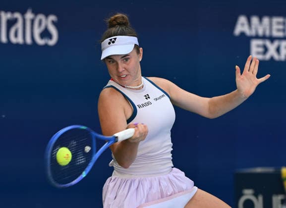 Linda Noskova returns a volley against Aryna Sabalenka in Arthur Ashe Stadium during the 2026 US Open Tennis Championship at the USTA Billie Jean King National Tennis Center in New York City on Tuesday, September 8, 2026.  NYP202609085010 LARRYxMARANO