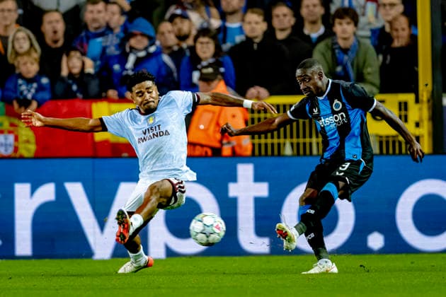 BRUGGE - Aston Villa FC defender Ian Maatsen and Club Brugge forward Carlos Forbs during the UEFA Champions League match between Club Brugge and Aston Villa at Jan Breydelstadion on 8 September 2026 in Brugge, Belgie. (Photo by DeFodi Images) -