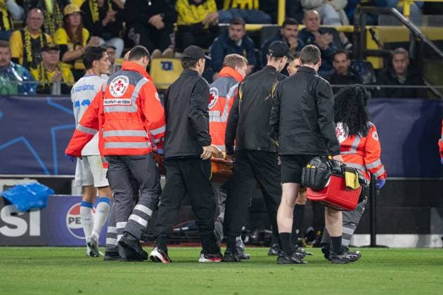 Konstantinos Karetsas 19 (Borussia Dortmund) verletzt, Borussia Dortmund vs. FC Villarreal, Fussball, Champions League, Gruppenphase, Matchday 1, 08.09.2026 Dortmund Nordrhein-Westfalen Deutschland
