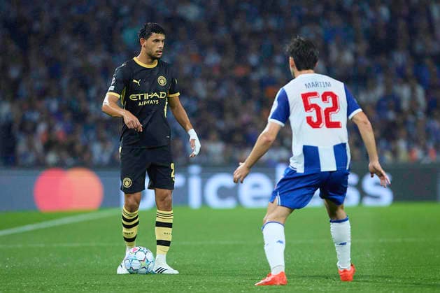 FC Porto v Manchester City - UEFA Champions League 26 27 MD1 PORTO, PORTUGAL - SEPTEMBER 8: Matheus Nunes of Manchester City competes for the ball with Martim Fernandes of FC Porto during the UEFA Champions League 26 27 match between FC Porto and Manchester City at Estadio do Dragao on September 8, 2026 in Porto, Portugal. (Photo by Diego Simon Photo Players Images Magara Press) Porto Estadio do Dragao Portugal Copyright: xDiegoxSimonx