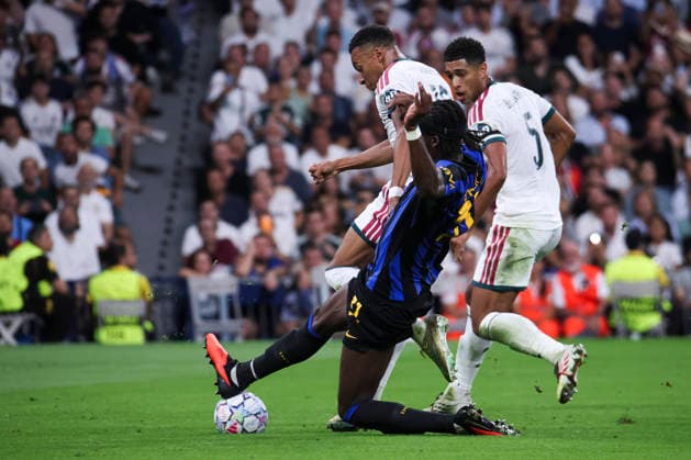 Real Madrid v FC Internazionale Milano - UEFA Champions League 2026 27 September 8, 2026, Estadio Santiago Bernabeu, Madrid, Spain: Kylian Mbappe of Real Madrid is defended Yann Bisseck by during UEFA Champions League 2026 27 football match between Real Madrid and FC Internazionale Milano at Estadio Santiago Bernabeu on September 08, 2026, in Madrid, Spain. Madrid Estadio Santiago Bernabeu Madrid Spain Copyright: xAlejandroxMatiasxAcostax