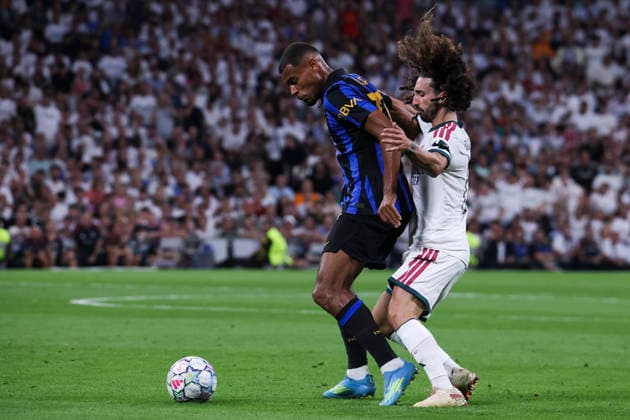 Real Madrid v FC Internazionale Milano - UEFA Champions League 2026 27 September 8, 2026, Estadio Santiago Bernabeu, Madrid, Spain: Andy Diouf of Internazionale Milano fights for the balla against Marc Cucurella during UEFA Champions League 2026 27 football match between Real Madrid and FC Internazionale Milano at Estadio Santiago Bernabeu on September 08, 2026, in Madrid, Spain. Madrid Estadio Santiago Bernabeu Madrid Spain Copyright: xAlejandroxMatiasxAcostax
