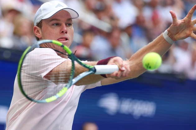 US Open tennis tournament - Day 10 Alex Michelsen of the US in action against Frances Tiafoe of the US during the Men s Singles Quarterfinals match of the US Open Tennis Championships in Flushing Meadows, New York, USA, 08 September 2026. FLUSHING MEADOWS NEW YORK United States  Copyright: xSARAHxYENESELx