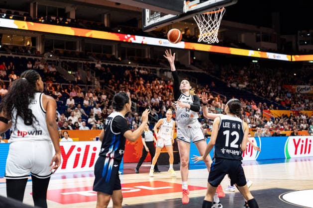 Luisa Geiselsoder (Deutschland, 15) beim Korbleger, Haeran Lee (Korea, 12), GER, Deutschland vs. Korea, Basketball, FIBA Women s World Cup 2026, Qualifikation fuers Viertelfinale, 08.09.2026 GER, Deutschland vs. Korea, Basketball, FIBA Women s World Cup 2026, Qualifikation fuers Viertelfinale, 08.09.2026 Berlin Copyright: xEibner-Pressefoto MaxxVincenx EP_MVN