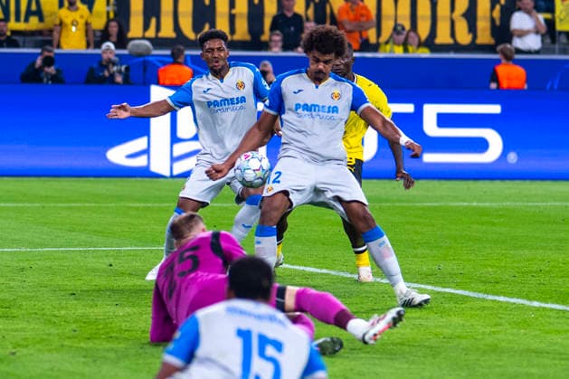08.09.2026: Champions League: Borussia Dortmund - FC Villareal m Signal-Iduna-Park. Renato Veiga (FC Villareal) trifft zum 1:0 ins eigene Tor. WICHTIGER HINWEIS: Gemäß den Vorgaben der DFL und der UEFA ist es untersagt, in dem Stadion und oder vom Spiel angefertigte Fotoaufnahmen in Form von Sequenzbildern und oder videoähnlichen Fotostrecken zu verwerten bzw. verwerten zu lassen. Copyright: xDavidxInderliedx