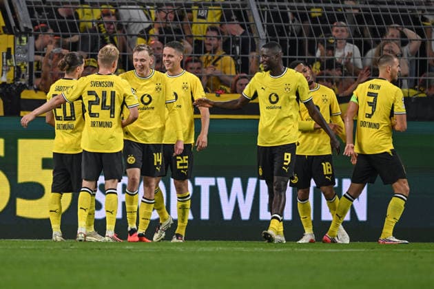 Die Mannschaft von Dortmund jubelt nach dem Tor zum 1:0, Torchance Renato Veiga (Villarreal CF 12) Eigentor) 08.09.2026 ¢ Fussball, Champions League, Borussia Dortmund vs Villarreal Club de Fotbol, Signal Iduna Park, Dortmund, NRW Germany