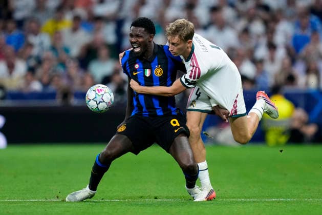 ESP: Real Madrid - Inter Milan. UEFA Champions League. Matchday 1 Marcus Thuram of Inter Milan and Dean Huijsen of Real Madrid CF during the UEFA Champions League match, matchday 1, between Real Madrid and FC Inter de Milan played at Santiago Bernabeu Stadium on 8 Sep, 2026 in Madrid, Spain. kpng Copyright: xCesarxCebollax xPRESSINPHOTOx PS_2627_UCL_RMA_INT_087