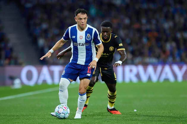 FC Porto v Manchester City - UEFA Champions League 26 27 MD1 PORTO, PORTUGAL - SEPTEMBER 8: Pepe of FC Porto competes for the ball with Marc Guehi of Manchester City during the UEFA Champions League 26 27 match between FC Porto and Manchester City at Estadio do Dragao on September 8, 2026 in Porto, Portugal. (Photo by Diego Simon Photo Players Images Magara Press) Porto Estadio do Dragao Portugal Copyright: xDiegoxSimonx