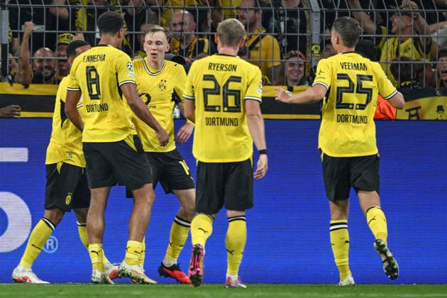 Die Mannschaft von Dortmund jubelt nach dem Tor zum 1:0, Torchance Renato Veiga (Villarreal CF 12) Eigentor) 08.09.2026 ¢ Fussball, Champions League, Borussia Dortmund vs Villarreal Club de Fotbol, Signal Iduna Park, Dortmund, NRW Germany