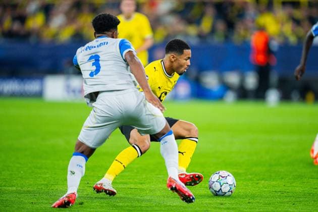 08.09.2026 - Fußball, 2026 2027, Champions League, 1. Spieltag, Borussia Dortmund - FC Villareal: (L-R) Alex Freeman (Villareal), Ethan Nwaneri (Dortmund)