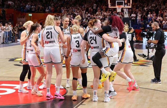 deutsche Mannschaft jubelt nach Spielende Freude Emotion Basketball FIBA World Cup Weltmeisterschaft Frauen WM Saison 2026 2027 08.09.2026 DBB Deutschland GER vs Südkorea KOR