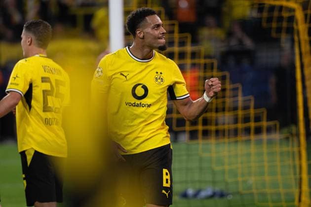 Torjubel zum 1:0 durch Eigentor Renato Veiga 12 (Villarreal), Borussia Dortmund vs. FC Villarreal, Fussball, Champions League, Gruppenphase, Matchday 1, 08.09.2026 Dortmund Nordrhein-Westfalen Deutschland