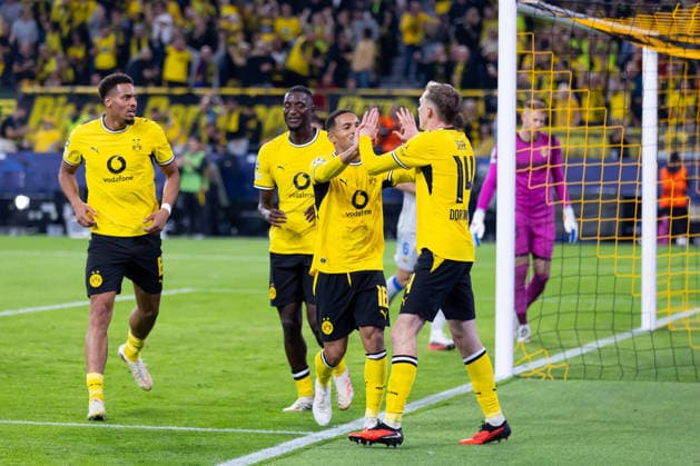 Dortmund, Deutschland 08. September 2026: UEFA Champions League - 2026 2027 - Ligaphase - Sp. 1 - Borussia Dortmund gegen FC Villarreal Im Bild: re. Torschütze Maximilian Beier (BVB) jubelt nach seinem Tor zum 1:0 mit seinen Mannschaftskollegen, v.li. Felix Nmecha (BVB), Serhou Guirassy (BVB), Ethan Nwaneri (BVB) Signal Iduna Park Nordrhein Westfalen Copyright: xFotostandx xZeisingx