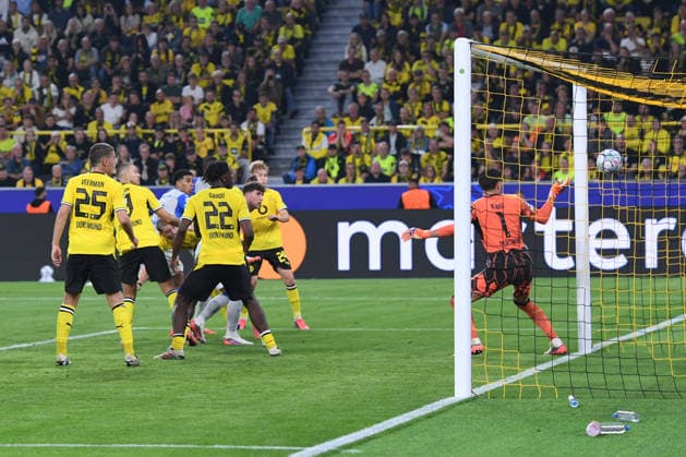 Fußball UEFA Champions League Ligaphase 1. Spieltag Borussia Dortmund - FC Villarreal am 08.09.2026 im Signal Iduna Park in Dortmund Tor zum 1:1 durch Santiago Mourino ( Villarreal )