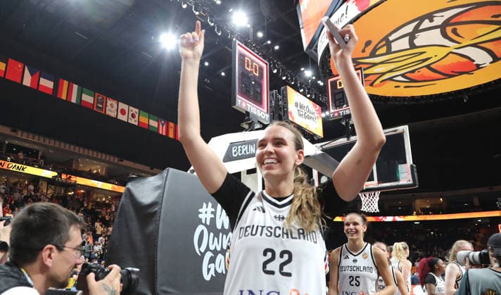 Emily Bessoir, deutsche Mannschaft jubelt nach Spielende Freude Emotion Basketball FIBA World Cup Weltmeisterschaft Frauen WM Saison 2026 2027 08.09.2026 DBB Deutschland GER vs Südkorea KOR
